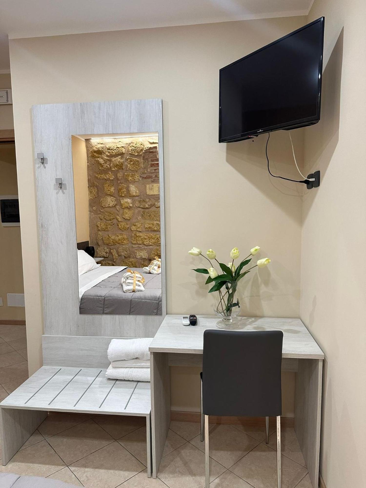 Kalgheros Luxury Rooms Agrigento Exterior photo